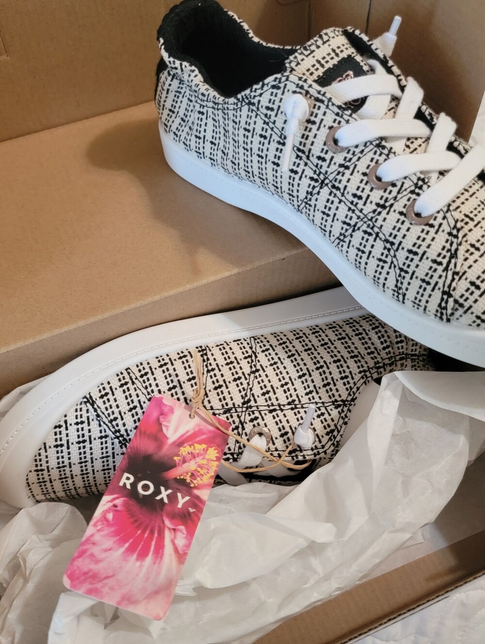 New Roxys Size 8